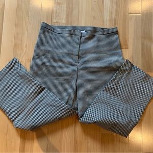 EUC Smart Set White & Black Checkered Dress Capris - size 9